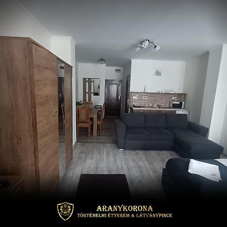 Aranykorona Apartmanhaz Μίσκολτς Εξωτερικό φωτογραφία