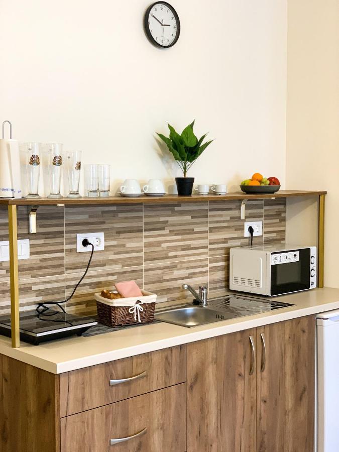 Aranykorona Apartmanhaz Μίσκολτς Εξωτερικό φωτογραφία