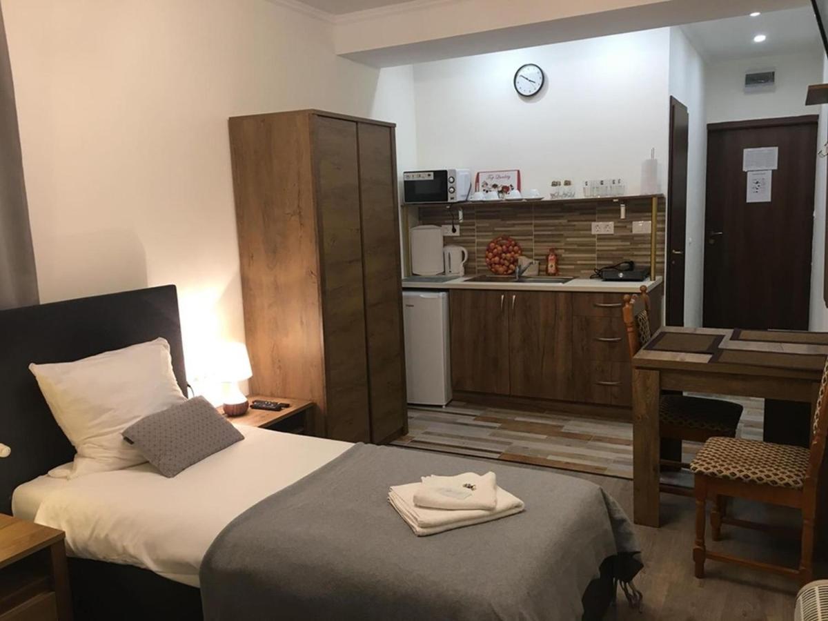 Aranykorona Apartmanhaz Μίσκολτς Εξωτερικό φωτογραφία