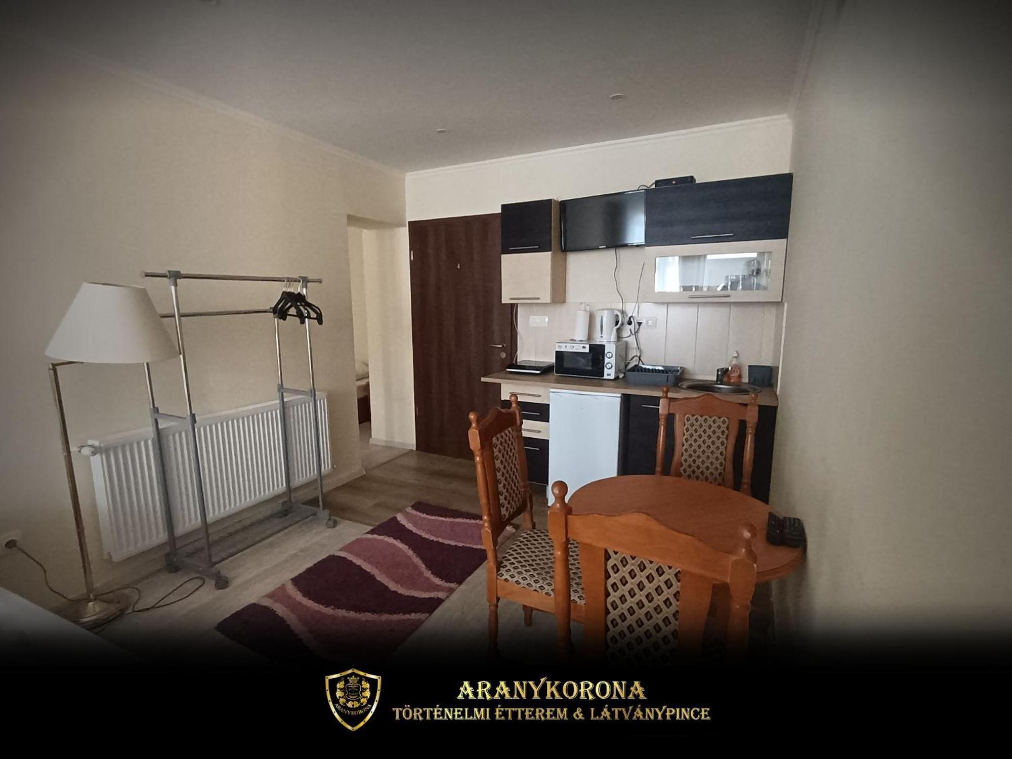 Aranykorona Apartmanhaz Μίσκολτς Εξωτερικό φωτογραφία