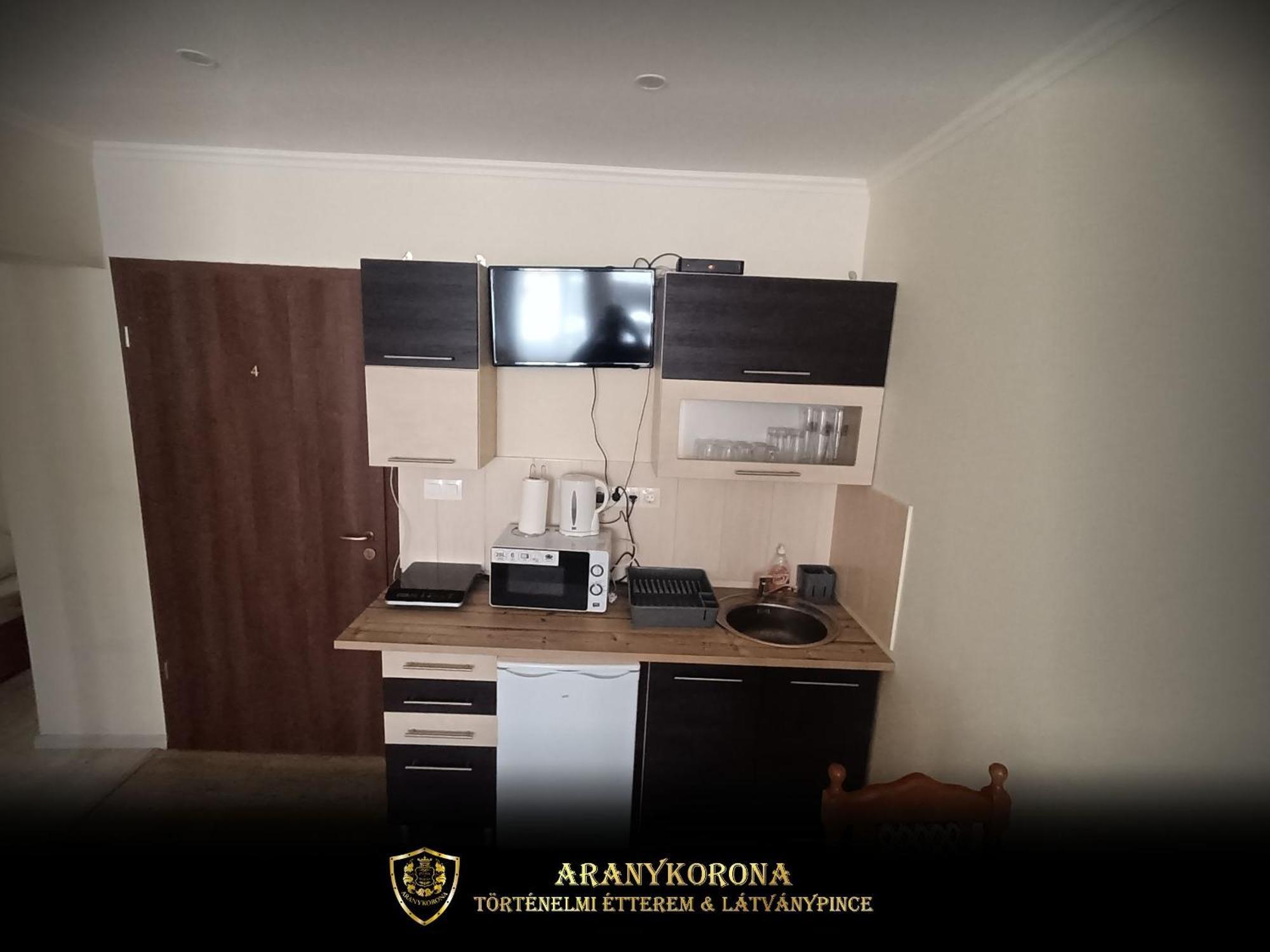 Aranykorona Apartmanhaz Μίσκολτς Εξωτερικό φωτογραφία