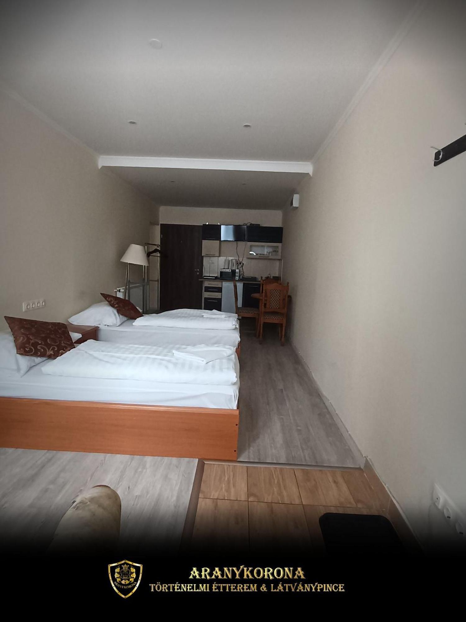 Aranykorona Apartmanhaz Μίσκολτς Εξωτερικό φωτογραφία
