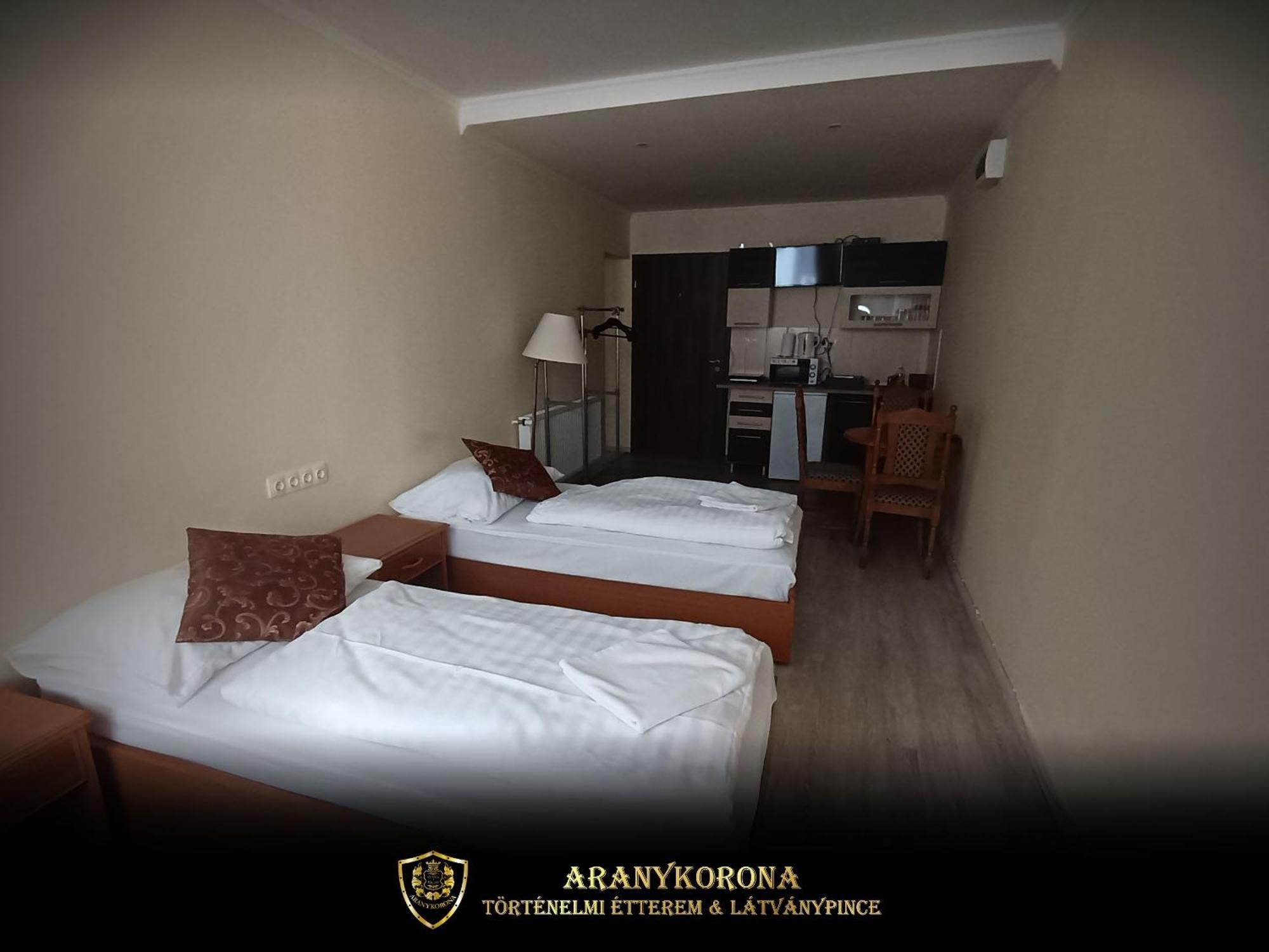 Aranykorona Apartmanhaz Μίσκολτς Εξωτερικό φωτογραφία