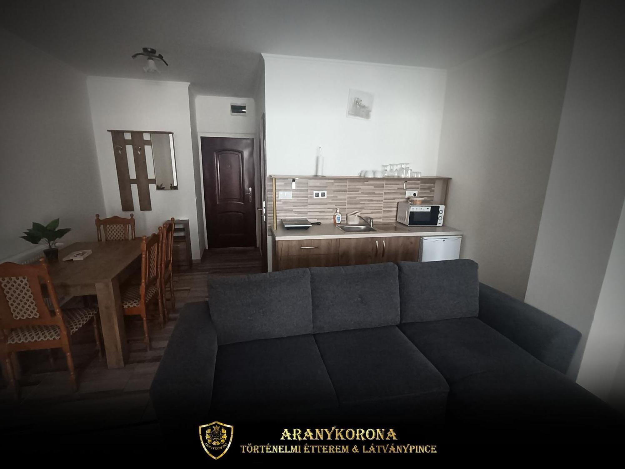 Aranykorona Apartmanhaz Μίσκολτς Εξωτερικό φωτογραφία